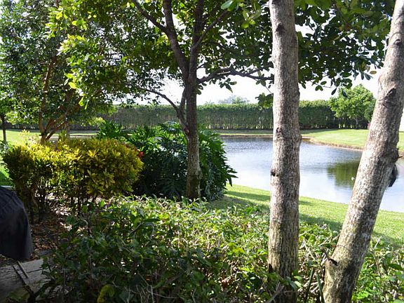 2nd image of 7879 Coral Pointe Dr
