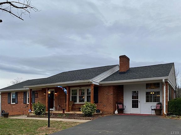 3rd image of 204 Buckingham Dr