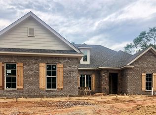 54 Queen Ann Ct, Millbrook, AL 36054