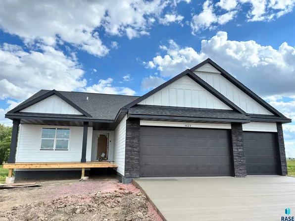 5625 E Ashwood Cir, Sioux Falls, SD 57108
