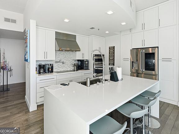 4th image of 361 17th St NW Unit 2622