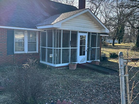 2nd image of 115 Weeping Oak Dr