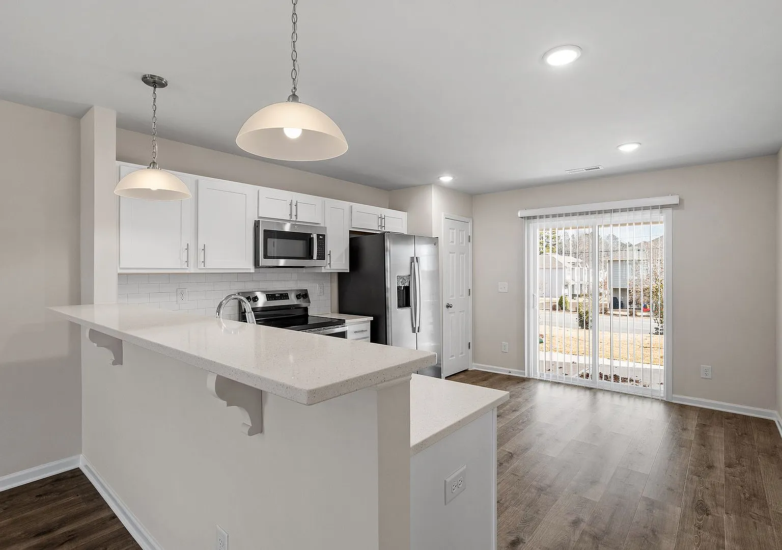 2 bd 2.5 ba townhome — Photo 3