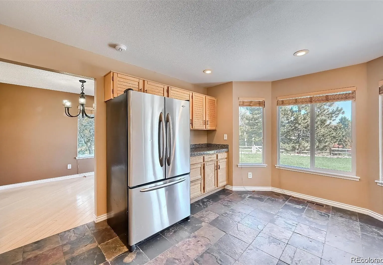3 bed, 3.5 bath, 2310 sqft, $3,150 — Photo 2