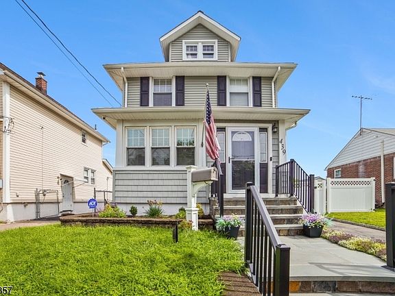 2nd image of 439 Lake Ave