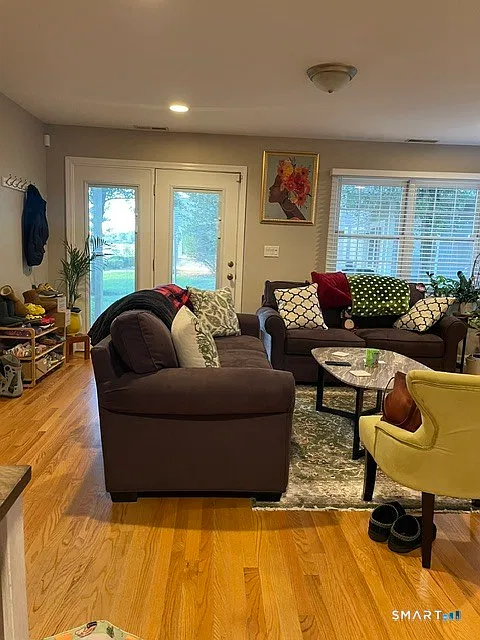 3 bed, 1.5 bath, 1562 sqft, $2,800 — Photo 4