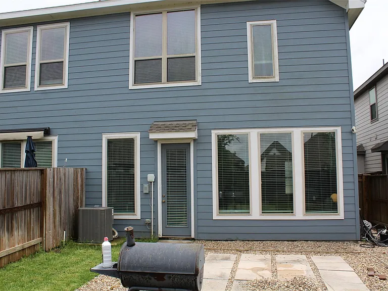 4203 Champlain Way — Photo 27