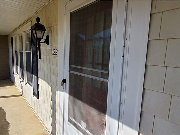 2nd image of 122 New Wickham Dr