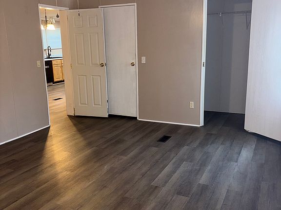 4th image of 119 E Harzell Ln