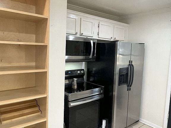 2nd image of 3803 Lookout Dr