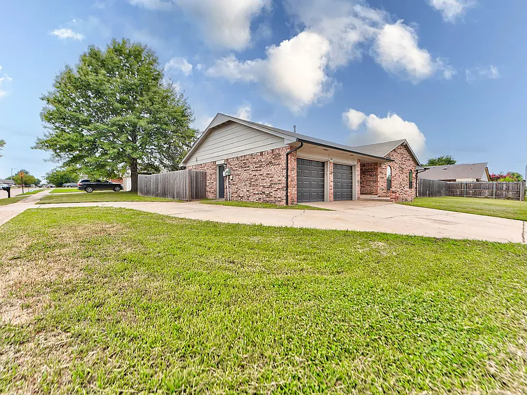 501 N Morgan Dr — Photo 4