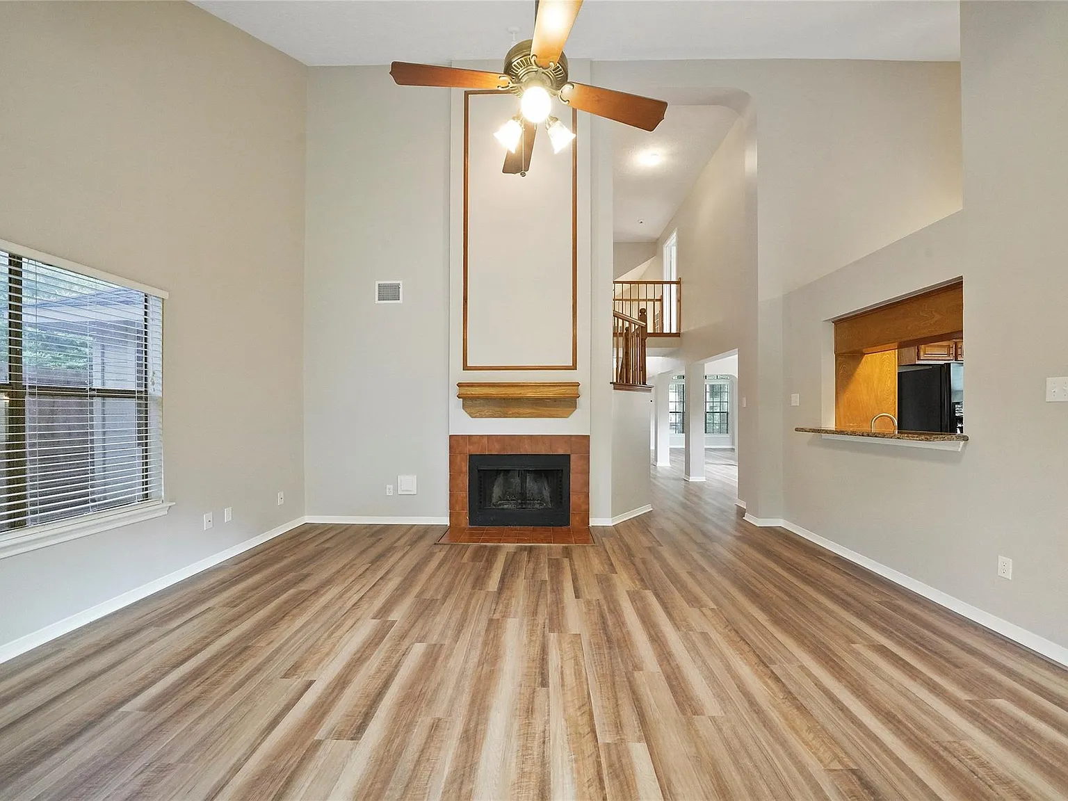 4 bed, 2.5 bath, 2398 sqft, $2,150 — Photo 3