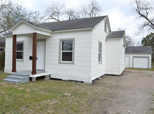 1308 Yupon St, Baytown, TX 77520
