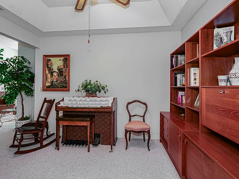 847 Lake Orchid Cir — Photo 30