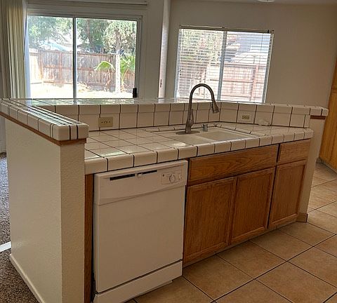 3rd image of 4260 N Olive Ave