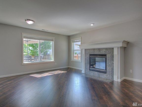 3rd image of 18317 Silver Creek Ave E