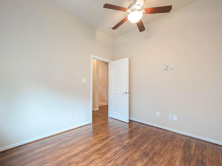 18903 Pinewood Point Ln — Photo 37