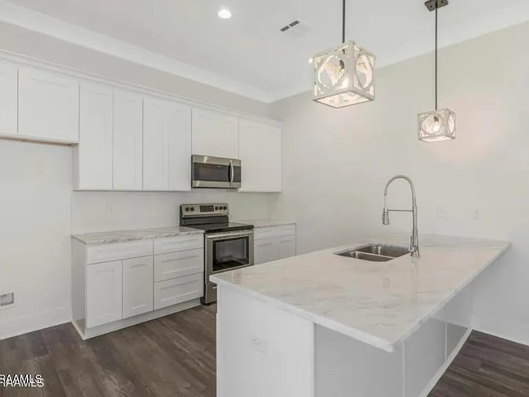101 Santa Marta Dr — Photo 4
