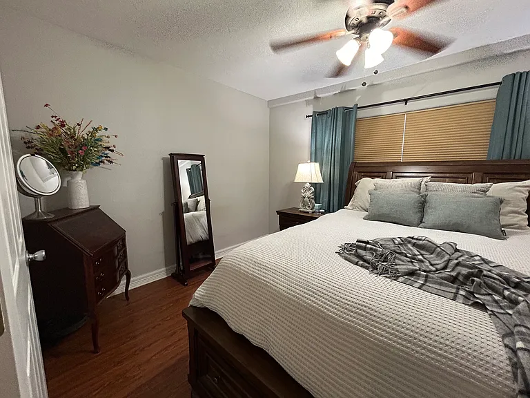 712 Hale St — Photo 15