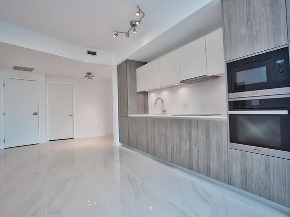 4th image of 2900 NE 7th Ave Floor 12