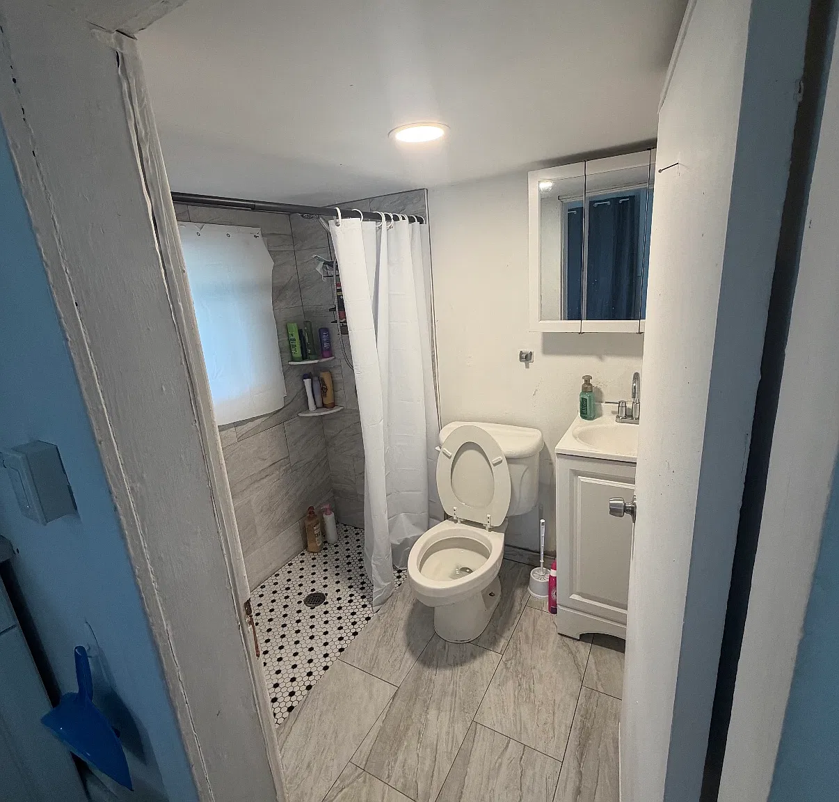 2 bed, 800 sqft, $1,350 — Photo 2