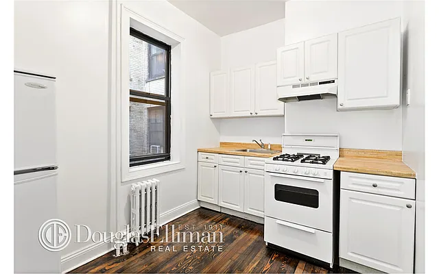 Rented by Douglas Elliman | media 29