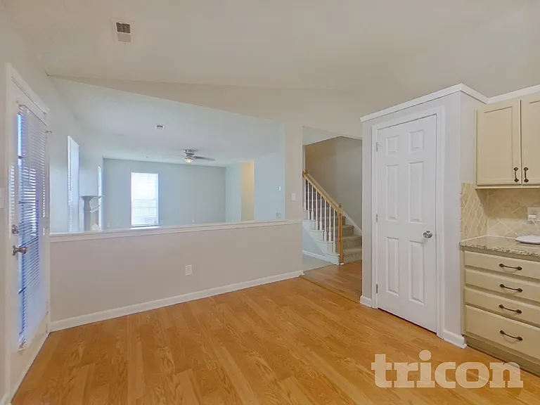7948 Travers Run Dr — Photo 6