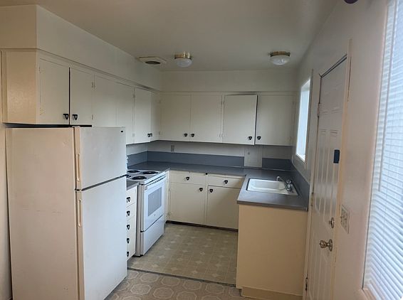 3rd image of 5410 SE Schiller St APT 1