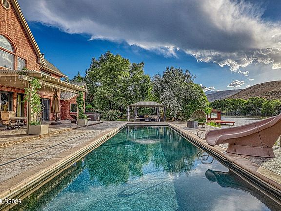4th image of 55 Hidden Lake Dr