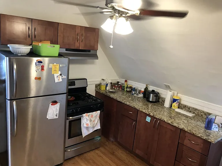 1210 W Oakdale Ave #2 — Photo 8