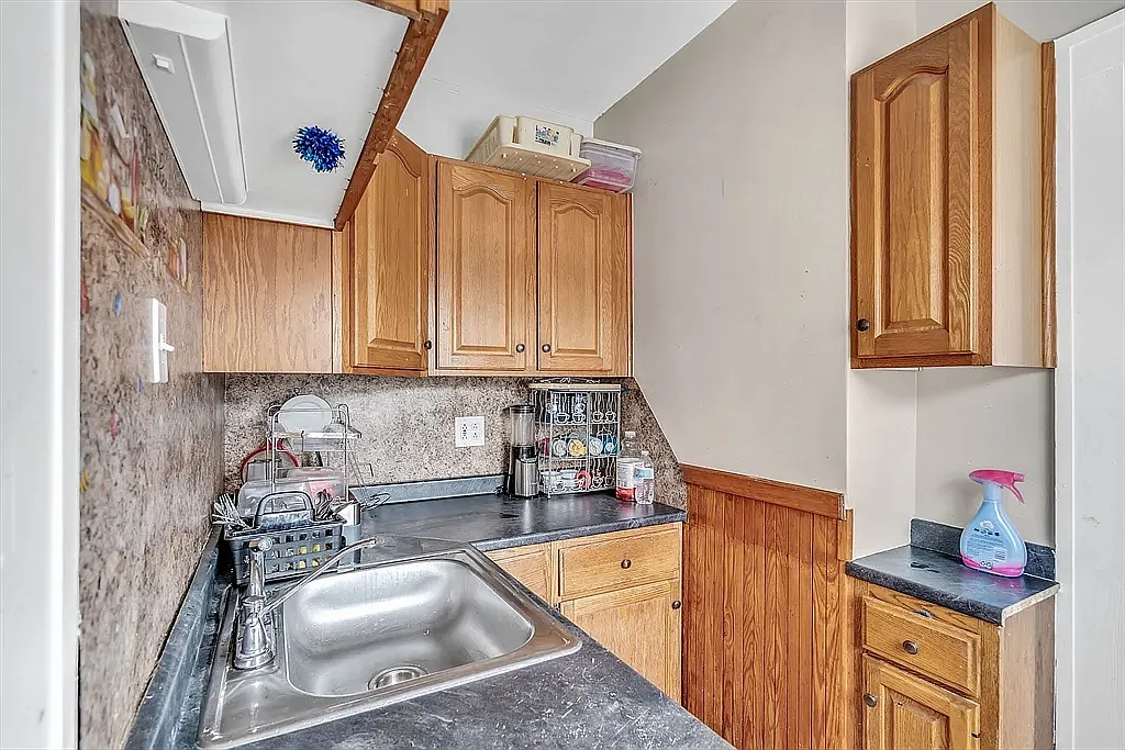 3 bed, 1566 sqft, $2,350 — Photo 4