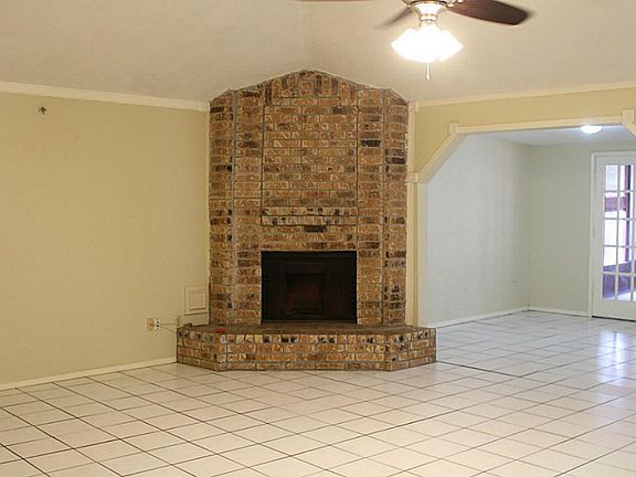 3rd image of 7623 Loro Linda Dr