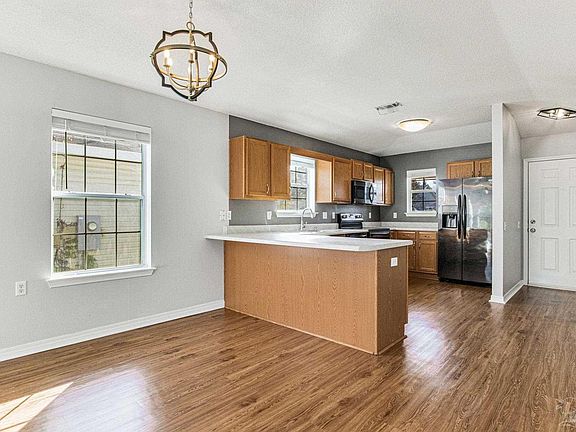 5th image of 3025 Flintlock Dr