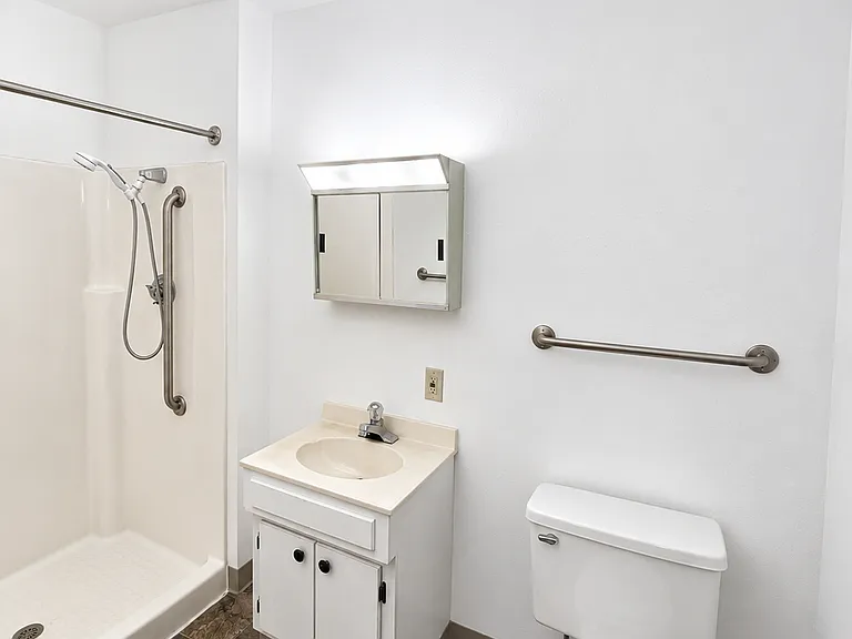 Whispering Pines Apartments — Photo 8