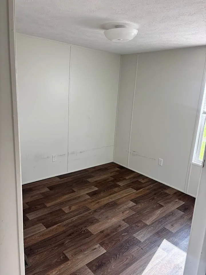 3 bed, $1,200 — Photo 4