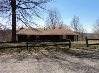 2597 Congress Rd, Belpre, OH 45714