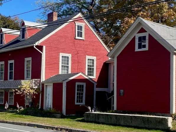 4 Townsend St, Pepperell, MA 01463