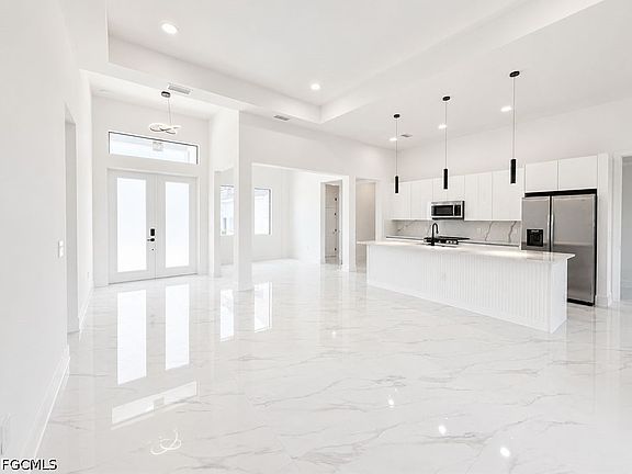 5th image of 1403 NE 19th Terrace Cpe