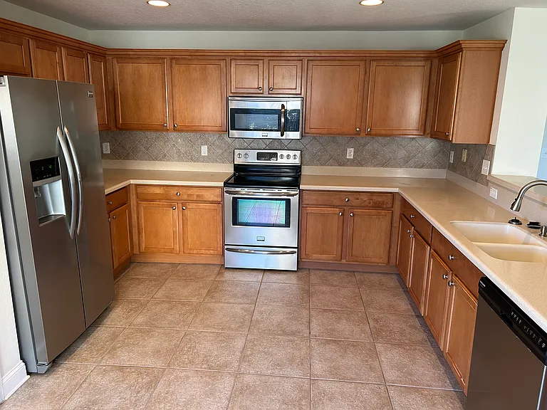 63 Rollins Ln — Photo 8