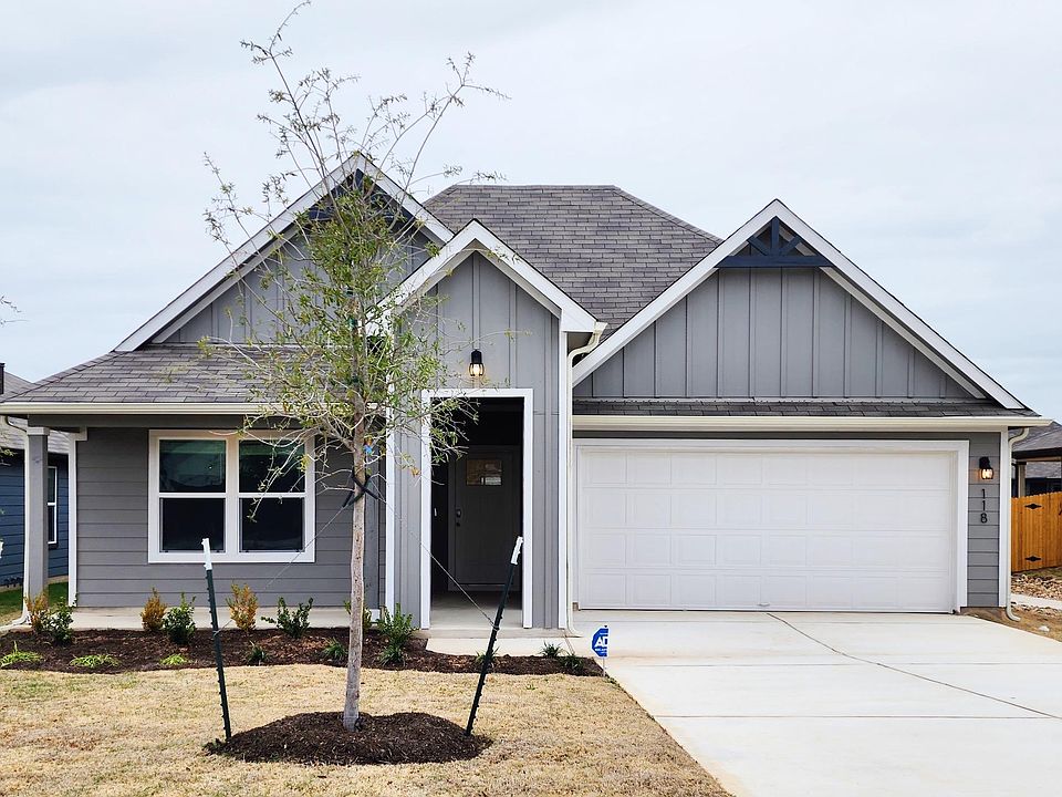 1st image of 118 Sweetwater Creek Ln