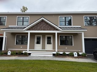 8 Daybreak Ln, Windham, ME 04062