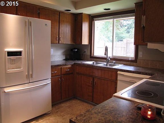 4th image of 12400 NE 27th Ct
