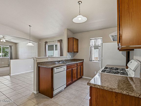 3rd image of 2150 Tor Ln