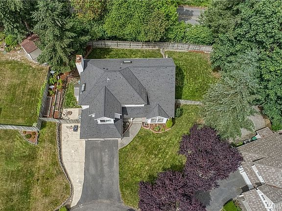 3rd image of 2052 NE Marina Vista Ct