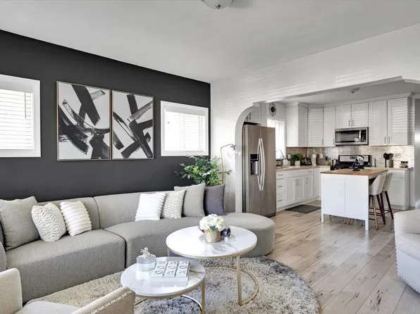 1138 W 52nd St, Los Angeles, CA 90037