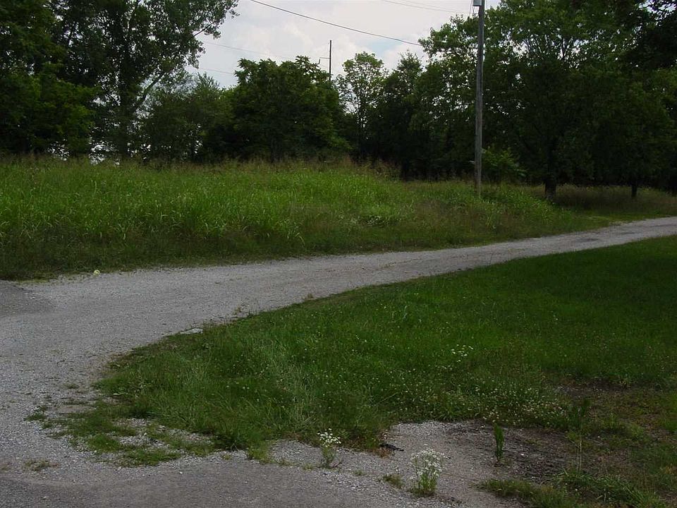2nd image of 1527 Morgantown Rd