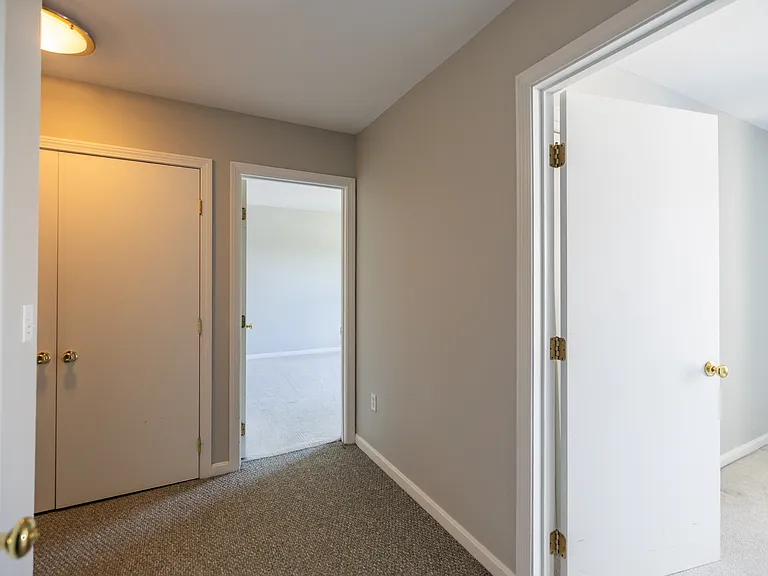73 Millbrook Ln — Photo 11