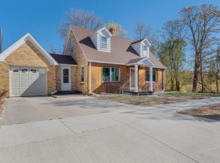 96 4th St, Jackson, MN 56143