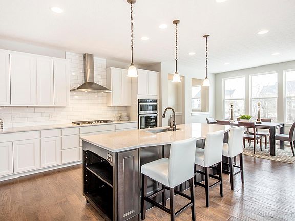 4th image of 6433 Brookview Manor Dr
