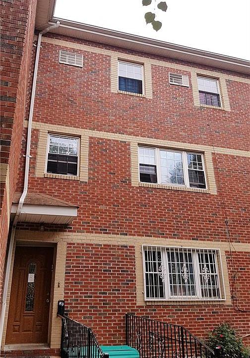 2nd image of 1153 Commonwealth Ave